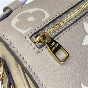 L.V Pochette  Métis  East West Monogram Empreinte M46596