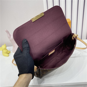 L.V Favorite MM Bag Monogram Canvas M40718