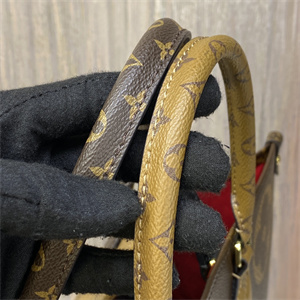 L.V ONTHEGO GM Monogram Canvas with Black Leather Long Strap M45320