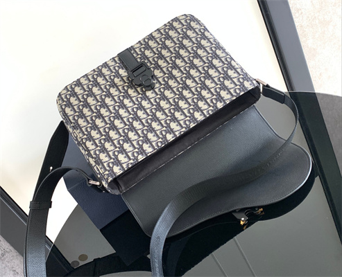D*or saddle messenger bag oblique jacquard with grained calfskin