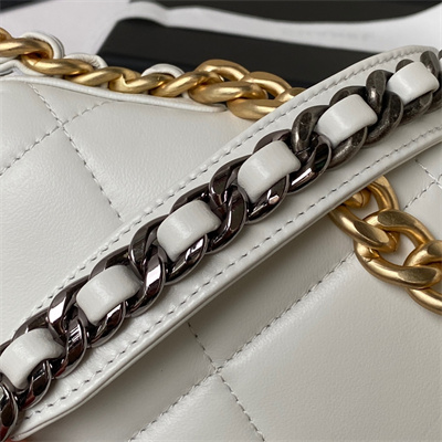 Cha.nel Wallet On Chain Lambskin Gold Tone Metal White AP3267