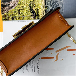 L.V Dauphine Chain Wallet Monogram Canvas M68746