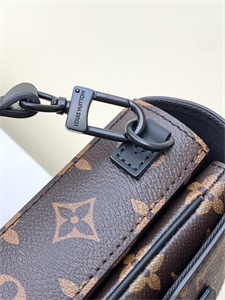 L.V S-Lock Vertical Wearable Wallet Monogram Canvas M81522