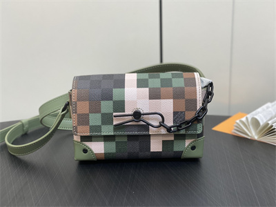 L.V Steamer Wearable Wallet Damoflage Coated  Canvas Green M83172