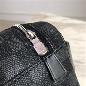 L.V Toilet Bag Damier Graphite N47625