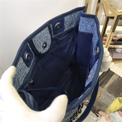 Cha.nel Deauville MM Shopping Bag Mixed Fibers Gold Tone Metal Navy A67001