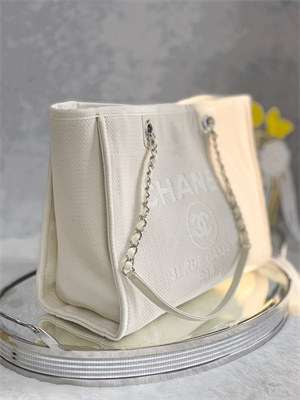 Cha.nel Deauville MM Shopping Bag Mixed Fibers Silver Tone Metal Cream A67001