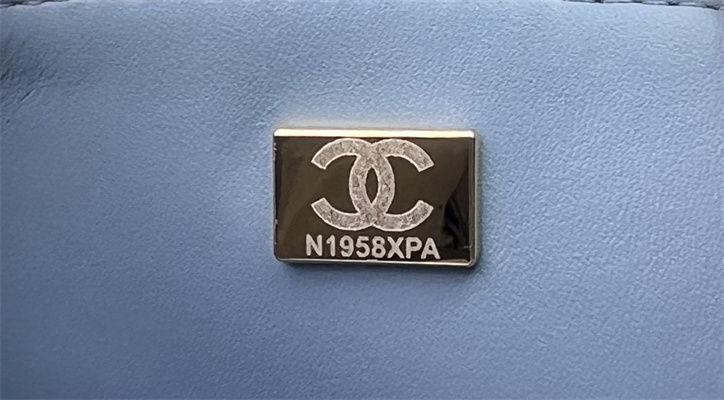 Cha.nel Medium Classic Flap Bag Tweed Gold Tone Metal Dk Blue A01112