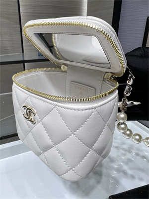 Cha.nel Vanity Case With Chain Lambskin Gold Tone Metal White AP2581