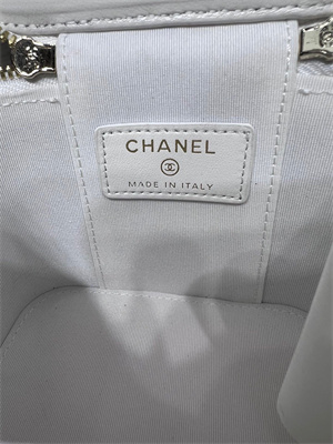 Cha.nel Vanity Case With Chain Lambskin Gold Tone Metal White AP2581