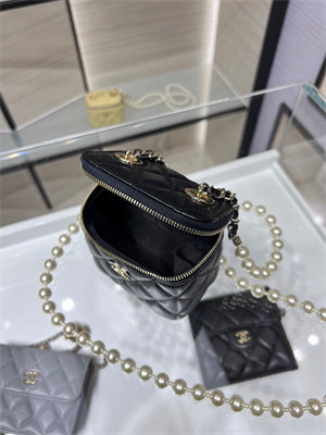 Cha.nel Vanity Case With Chain Lambskin Gold Tone Metal Black AP2581