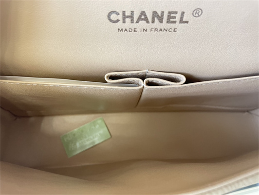 Cha.nel Medium Classic Flap Bag Grained Calfskin Silver Tone Metal Beige 01112 (Flap Edge Stitch)