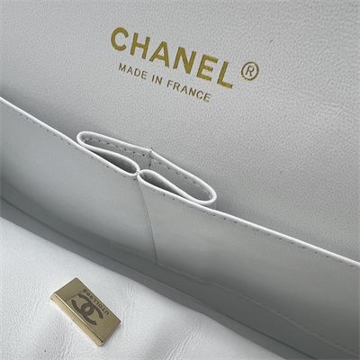 Cha.nel Medium Classic Flap Bag Grained Calfskin Gold Tone Metal White 01112
