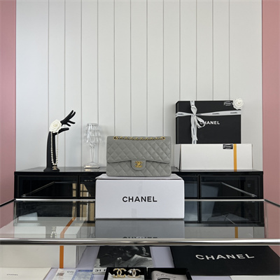 Cha.nel Medium Classic Flap Bag Grained Calfskin Gold Tone Metal Grey 01112 (Flap Edge Stitch)