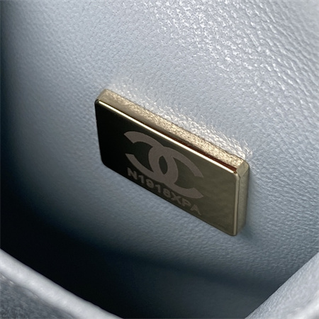 Cha.nel Large Coco Handle Bag Grained Calfskin Lt Gold Metal Mint A92991