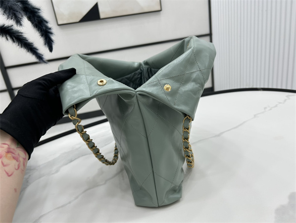 Cha.nel 22 Small Handbag Shiny Calfskin Gold Tone Metal Mint AS3260