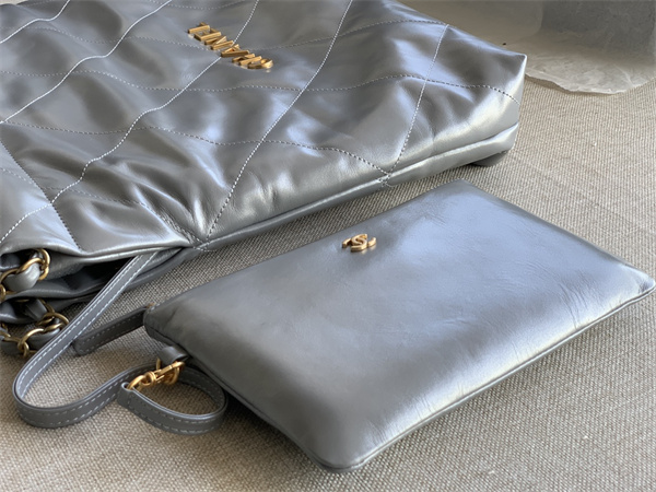 Cha.nel 22 Medium Handbag Shiny Calfskin Gold Tone Metal  Grey AS3261