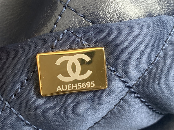 Cha.nel 22 Medium Handbag Shiny Calfskin Gold Tone Metal Navy AS3261