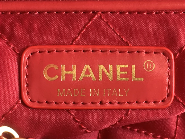 Cha.nel 22 Large Handbag Shiny Calfskin Gold Tone Metal Red AS3262