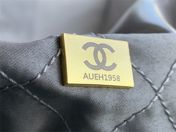 Cha.nel 22 Large Handbag Shiny Calfskin Gold Tone Metal Grey AS3262