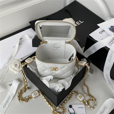 Cha.nel Vanity Case Lambskin Gold Tone Metal White AP2931