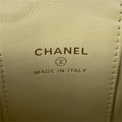 Cha.nel Vanity Case Lambskin Gold Tone Metal Yellow AP2931