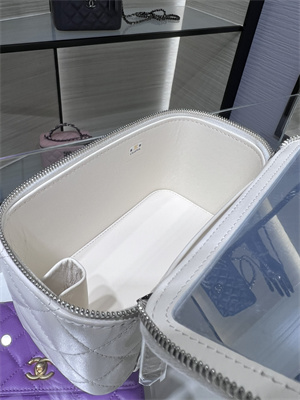 Cha.nel  Clutch With Chain Vanity Shiny Crumpled Calfskin, Strass & Ruthenium-Finish Metal White AP3593