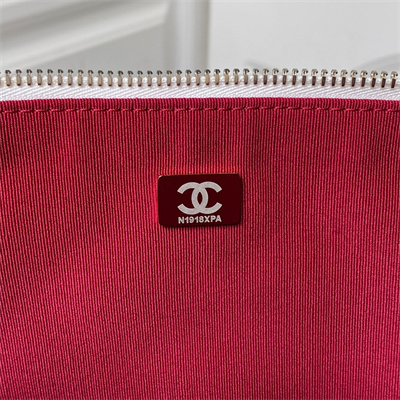 Cha.nel Maxi Hobo Bag Calfskin Gold Tone Metal White AS4339