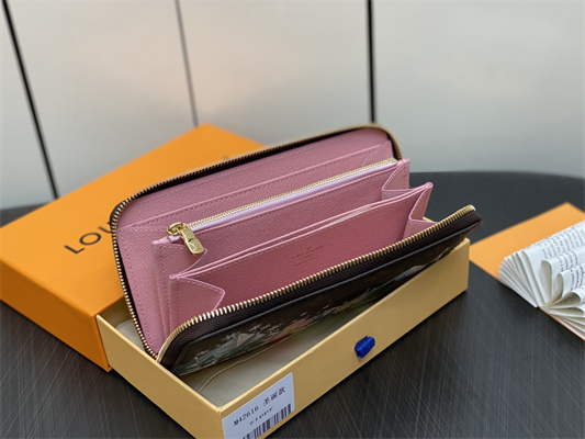 L.V Zippy Wallet Vivienne Holidays Monogram Canvas M42616