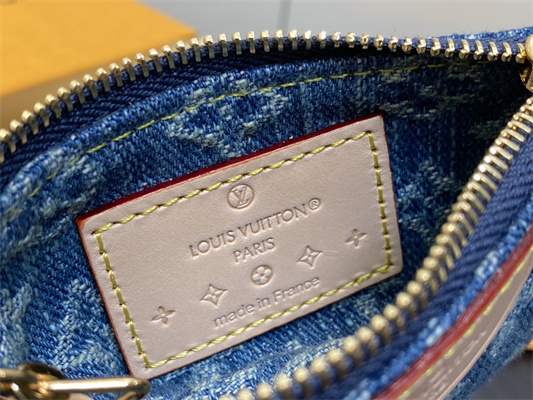 L.V Remix Key Pouch Monogram Denim M82961