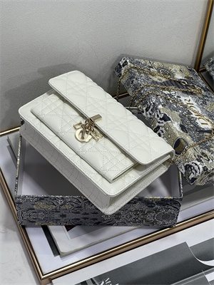 cd miss D*or chain pouch cannage lambskin latte