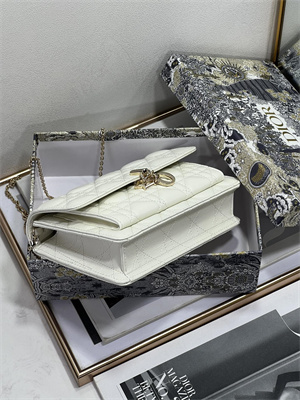 cd miss D*or chain pouch cannage lambskin latte