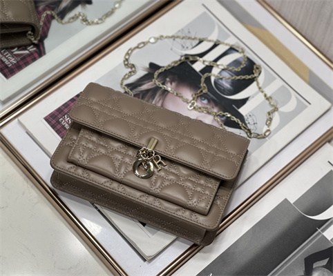 cd miss D*or chain pouch cannage lambskin taupe