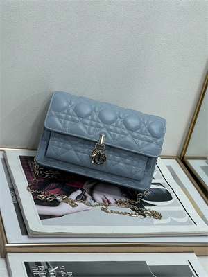 cd miss D*or chain pouch cannage lambskin cloud blue