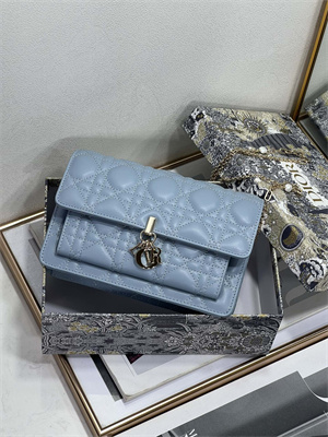 cd miss D*or chain pouch cannage lambskin cloud blue