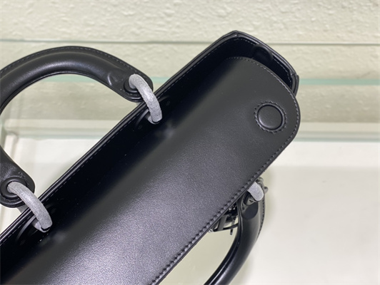 cd medium lady d-joy bag cannage calfskin with Di*m*nd motif black