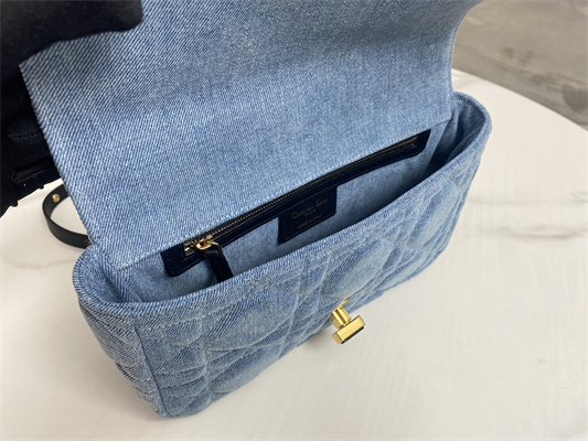CD Medium Di.or Caro Bag Macrocannage Denim Blue