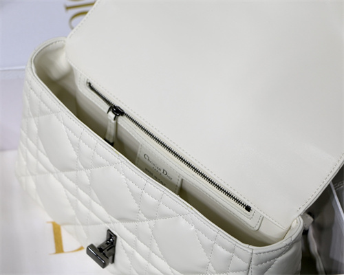 CD Medium Di.or Caro Bag Quilted Macrocannage Calfskin Guncolor Tone Metal White