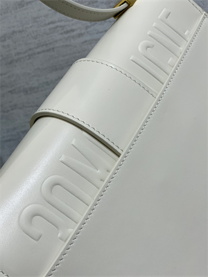 CD 30 Montaigne Bag Box Calfskin Latte