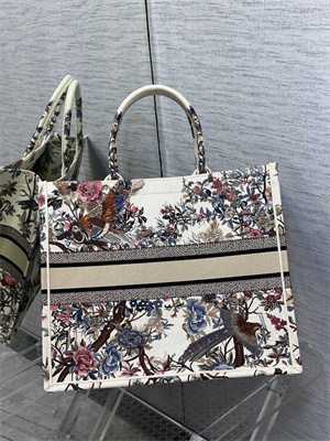 CD Large Book Tote Jardin d’Hiver Embroidery White Multicolor