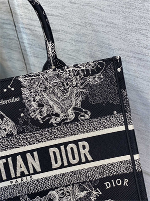 CD Medium Book Tote Di.or Zodiac Embroidery Black and White