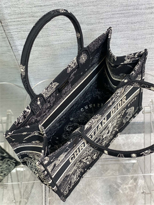 CD Medium Book Tote Di.or Zodiac Embroidery Black and White