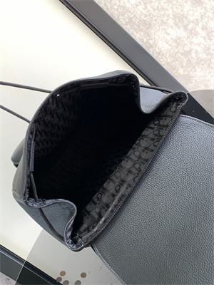 Di.or Saddle Backpack Black Grained Calfskin