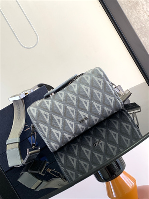 di.or lingot 22 shoulder bag grey cd Di*m*nd canvas