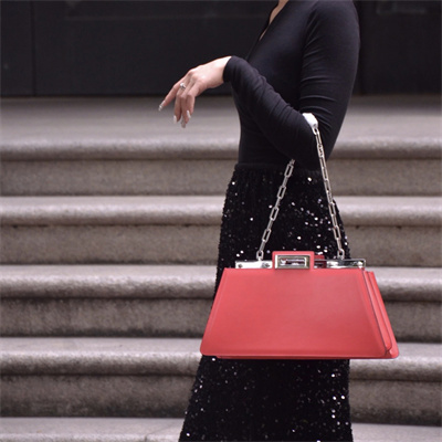 Fen.di Peekaboo Cut Medium Leather Bag Pink Color