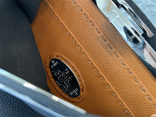 Fen.di Peekaboo Iconic ISeeU Medium Bag Cuoio Romano Leather Black Color With Topstitches