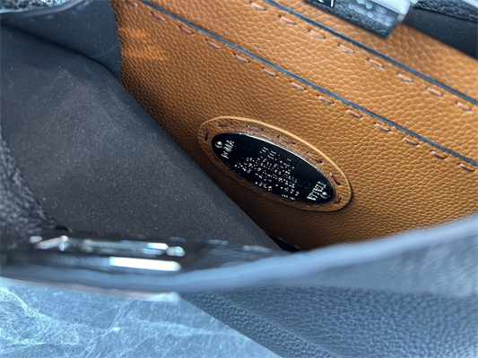 Fen.di Peekaboo Iconic ISeeU Small Bag Cuoio Romano Leather Black Color With Topstitches