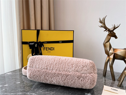 Fen.di FIRST MEDIUM Pink Sheepskin Bag