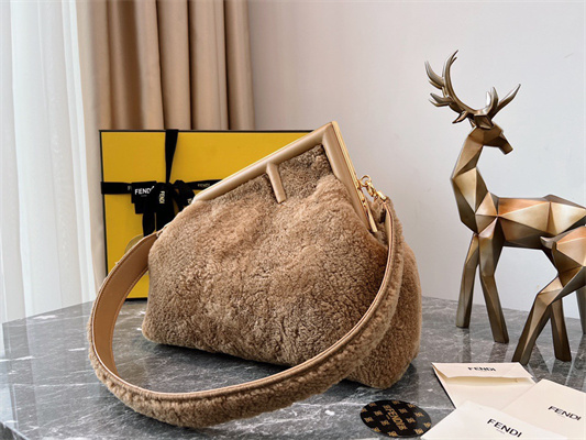 Fen.di FIRST MEDIUM Beige Sheepskin Bag