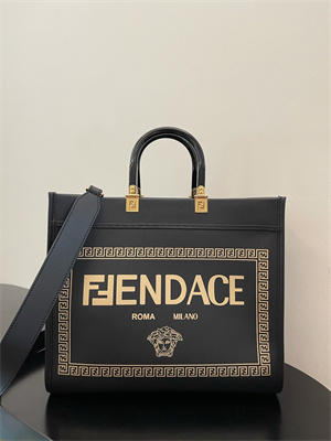 Fen.di FENDACE SUNSHINE Medium Golden Print Black Leather Shopper